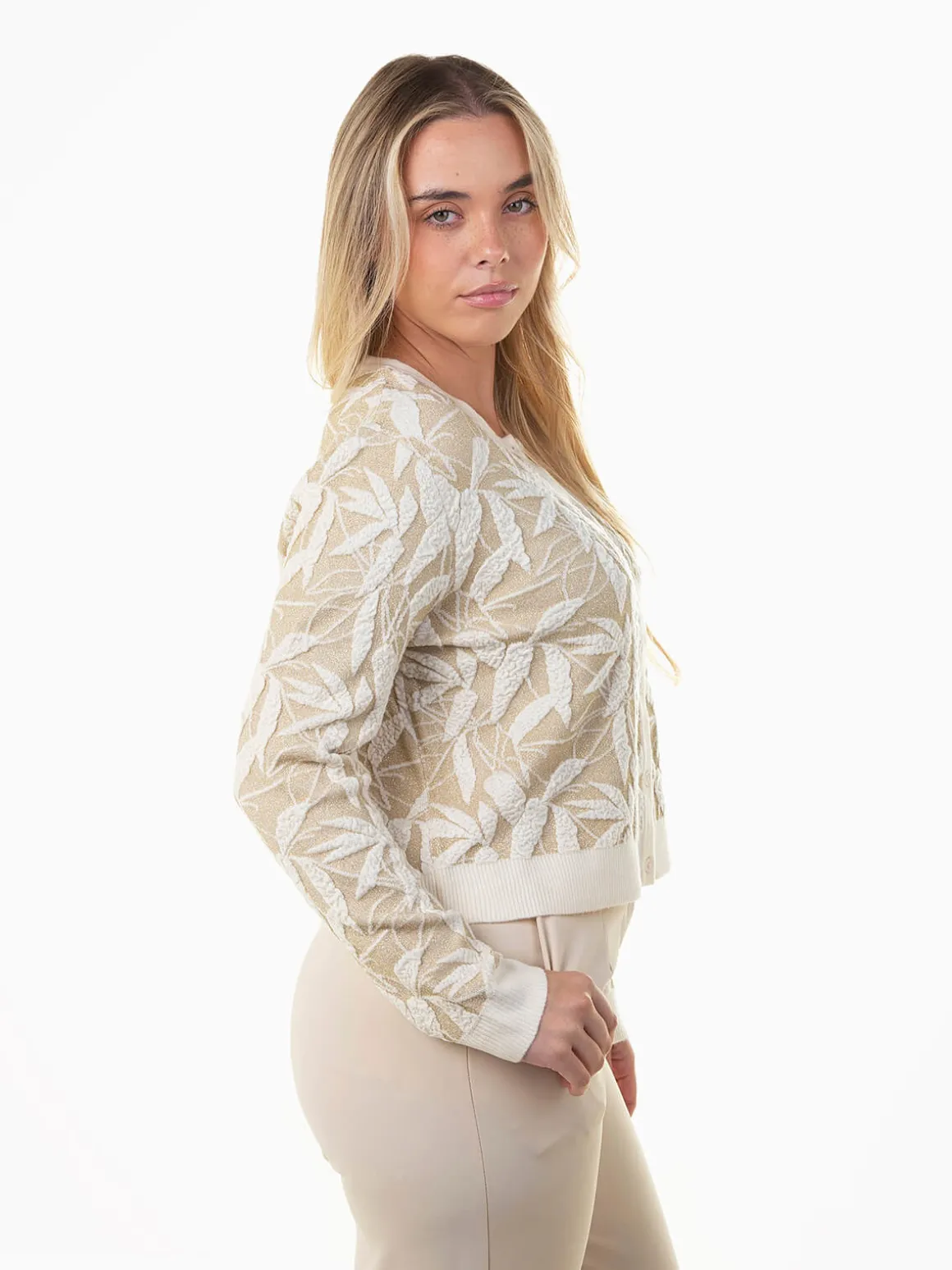 Casaco malha com textura folhas