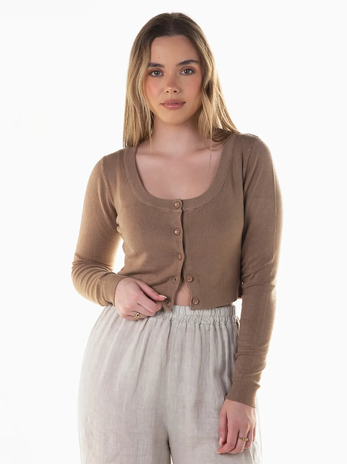 Casaco malha estilo bolero com botões