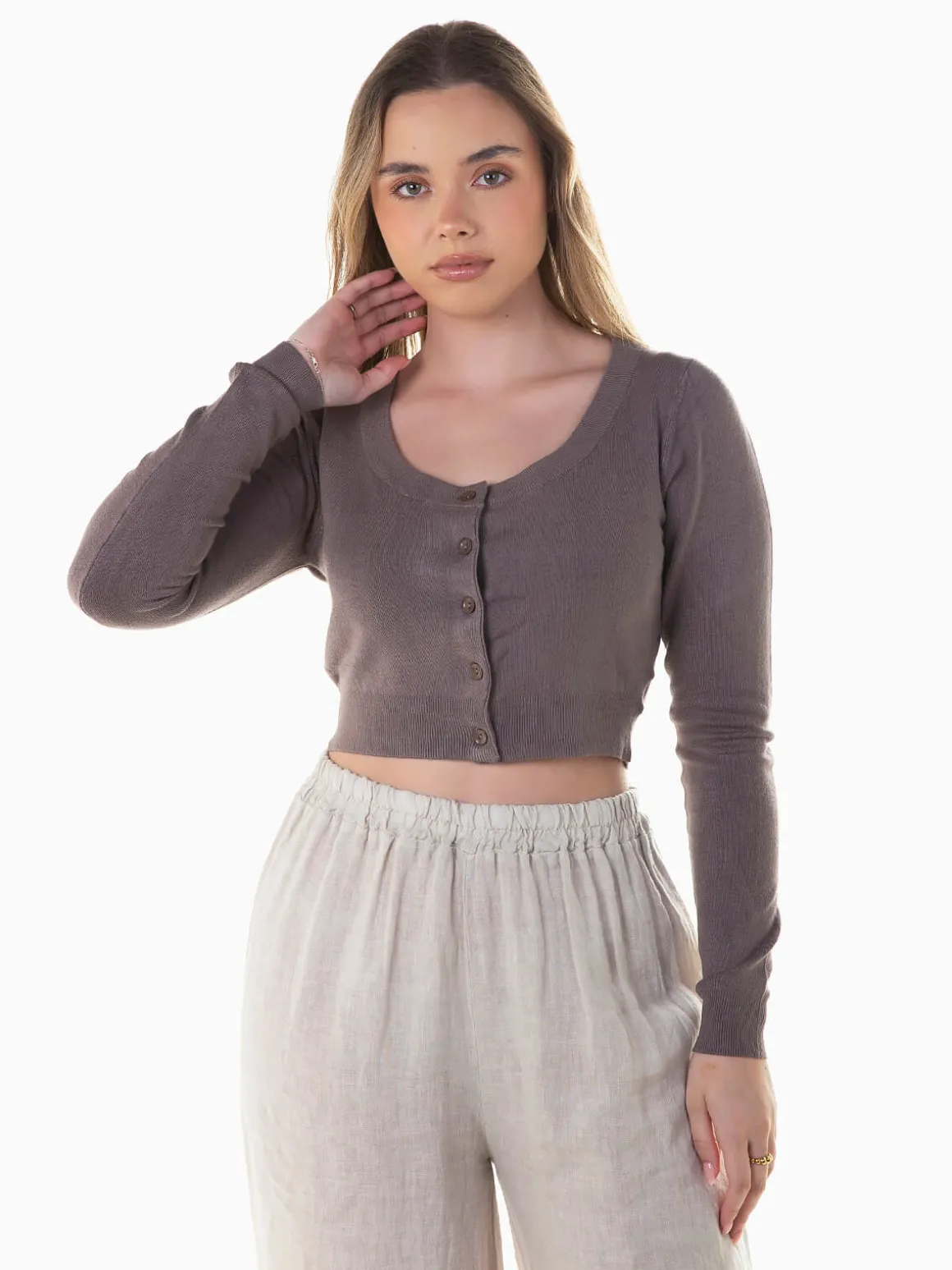 Casaco malha estilo bolero com botões