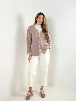 Casaco malha pormenor em contraste