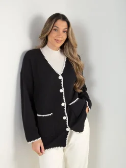 Casaco malha pormenor em contraste