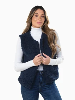 Colete aberto efeito pelo de ovelha