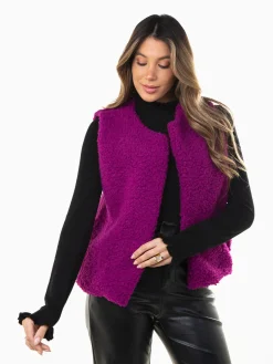 Colete aberto efeito pelo de ovelha