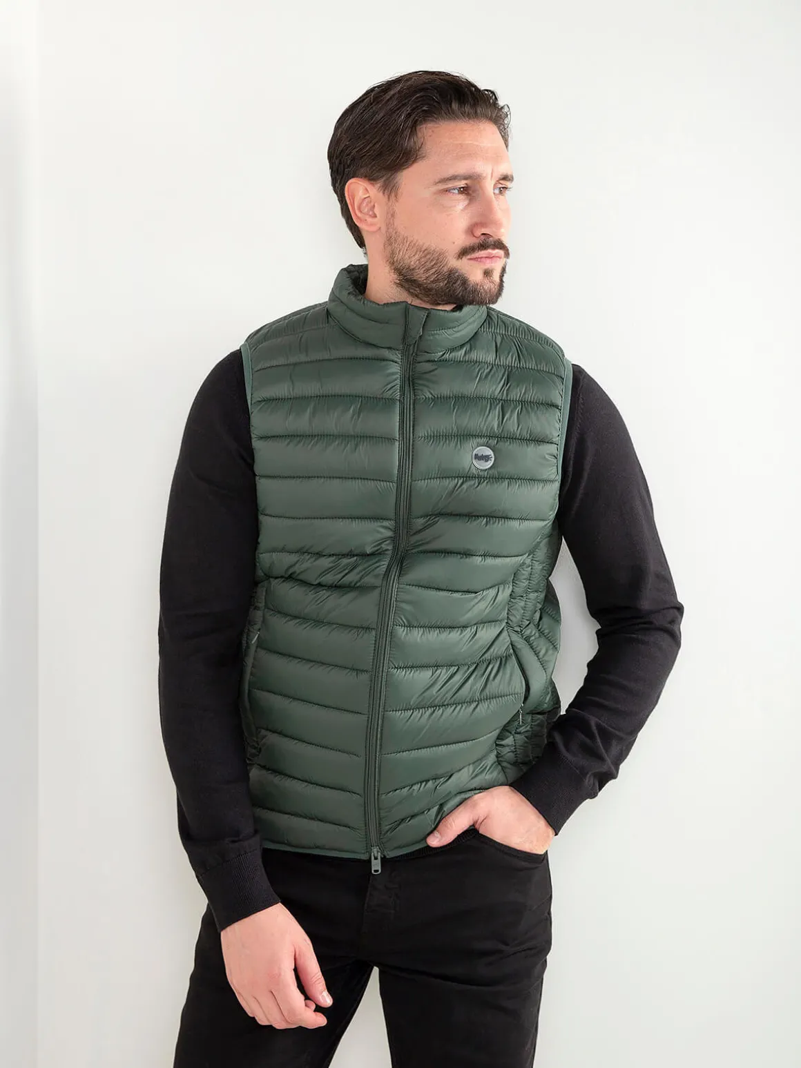 Colete acolchoado leve com gola subida