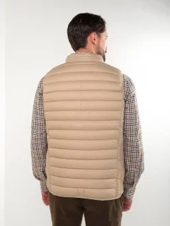 Colete acolchoado leve com gola subida