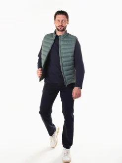 Colete acolchoado leve gola subida