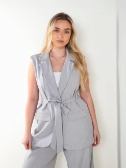 Colete alfaiataria com cinto