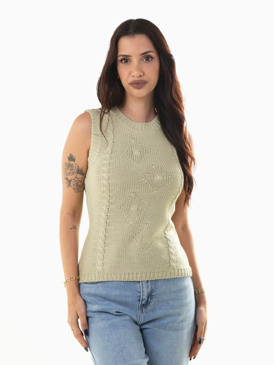 Colete de malha detalhado