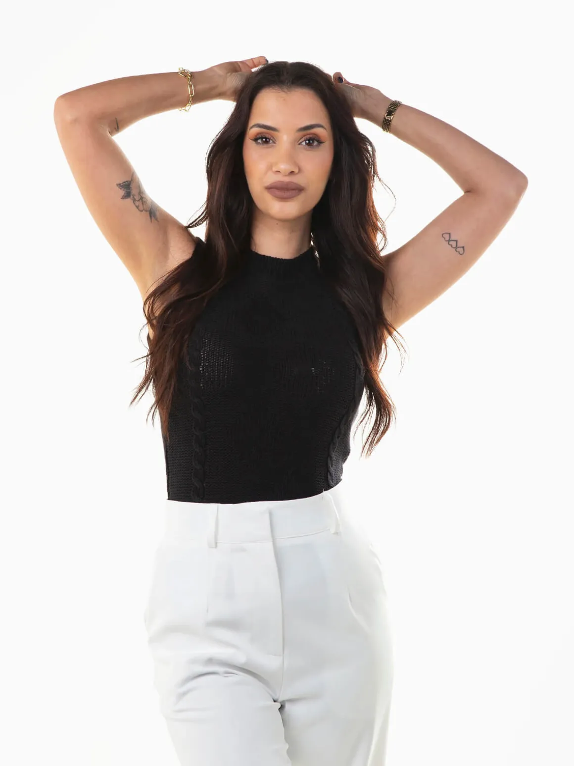 Colete de malha detalhado