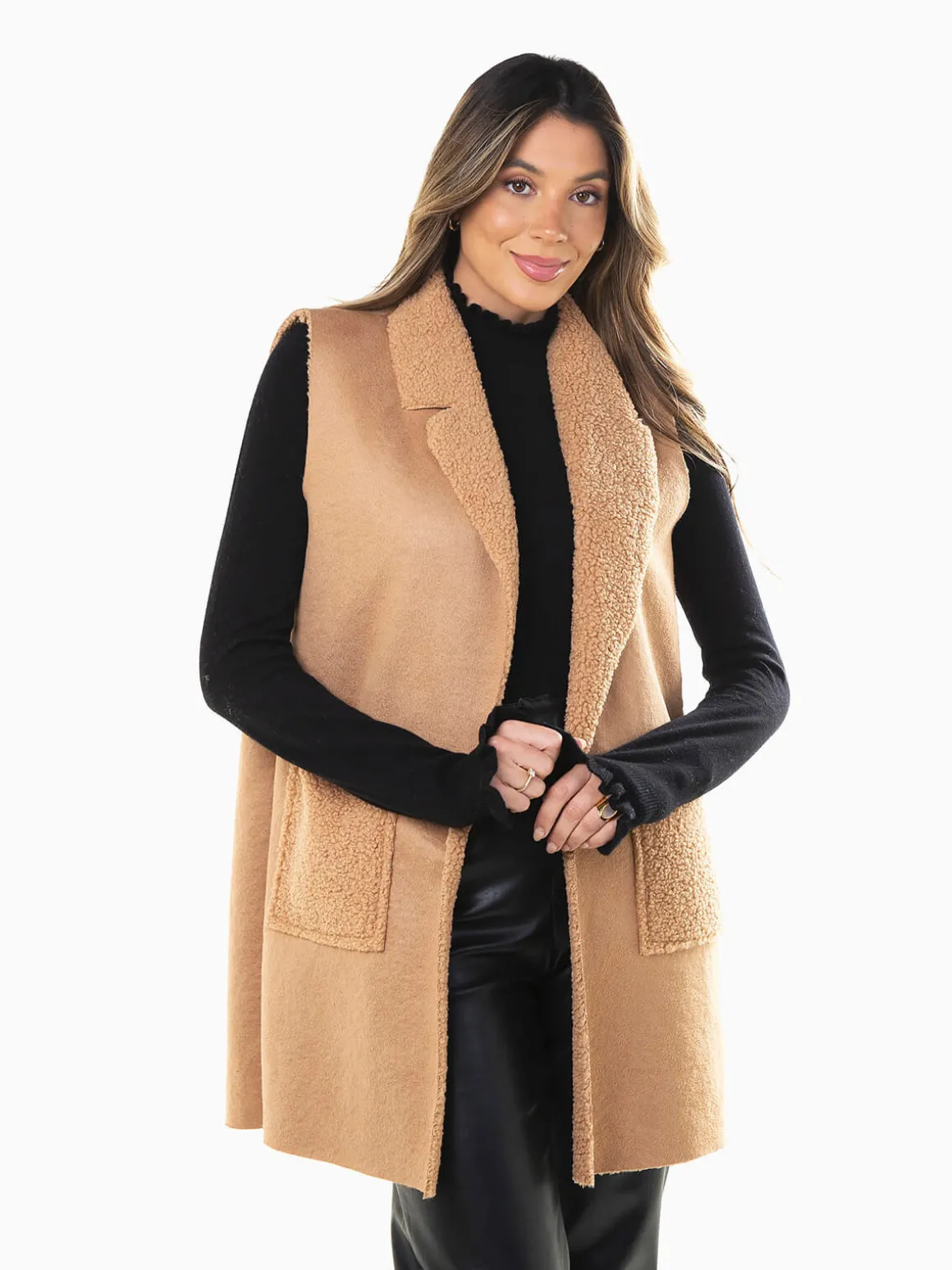 Colete efeito camurça com gola virada