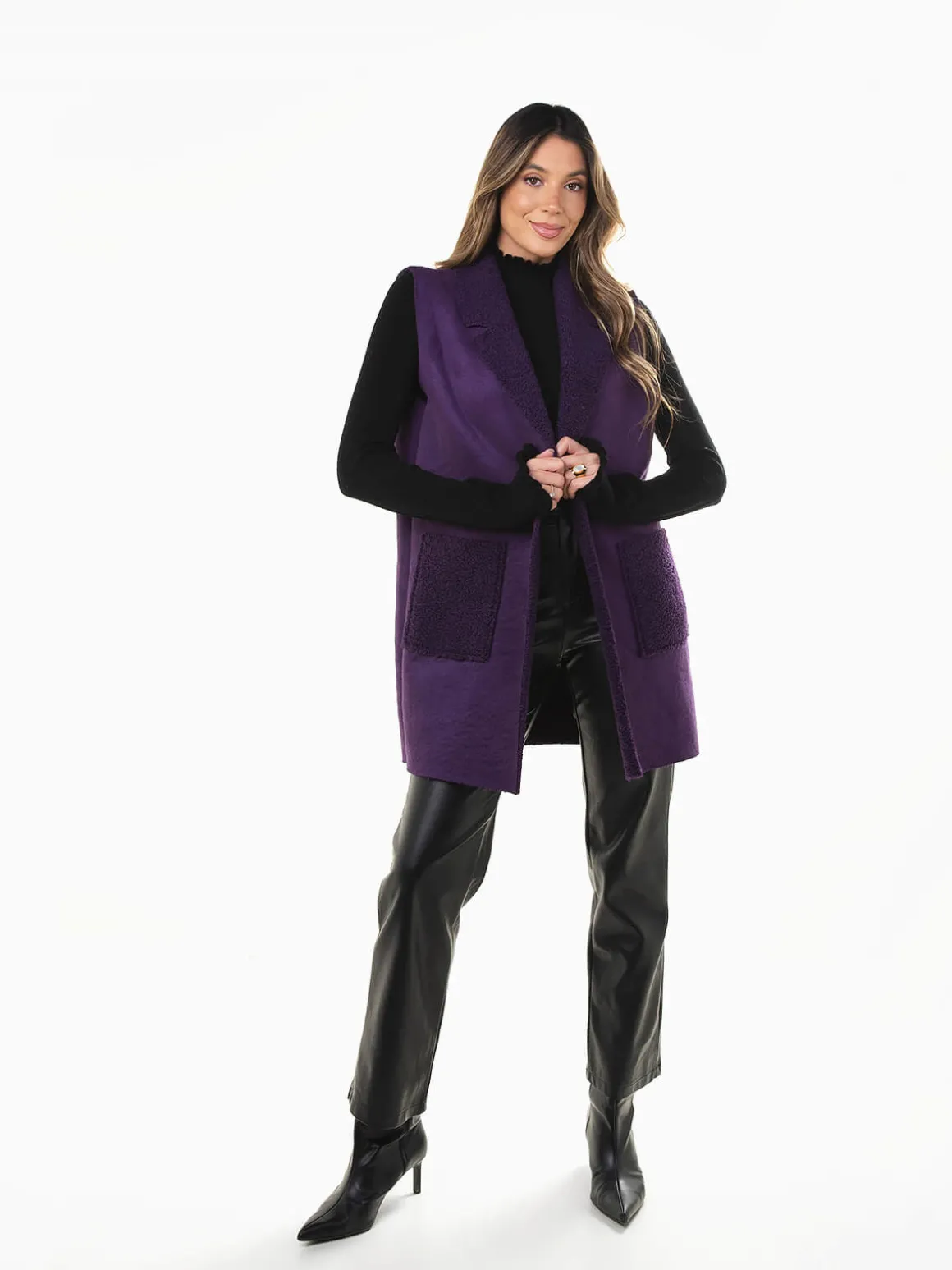 Colete efeito camurça com gola virada