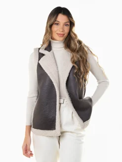 Colete efeito pele envelhecida com pelo