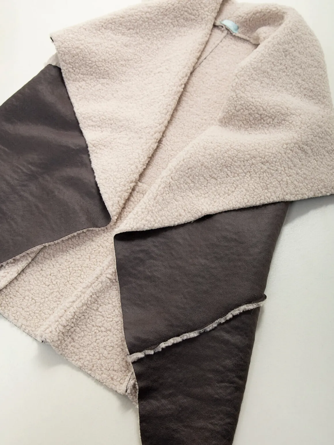 Colete efeito pelo encaracolado