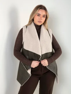 Colete efeito pelo encaracolado