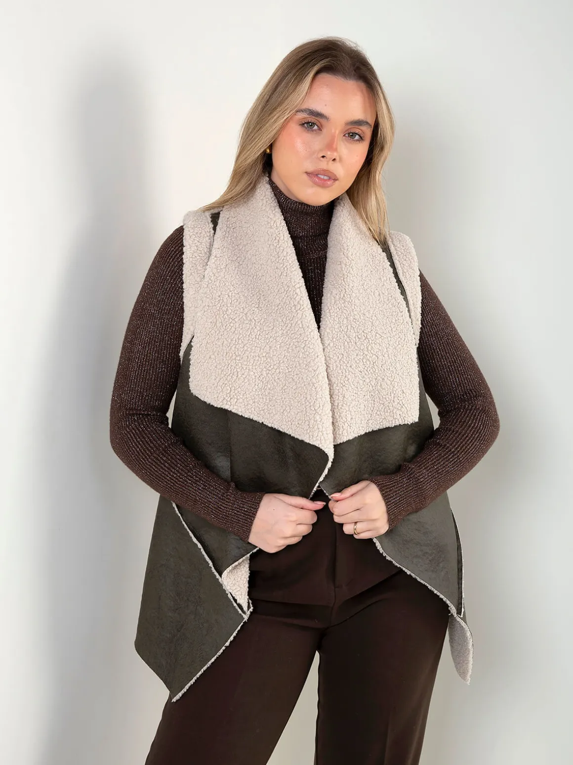 Colete efeito pelo encaracolado