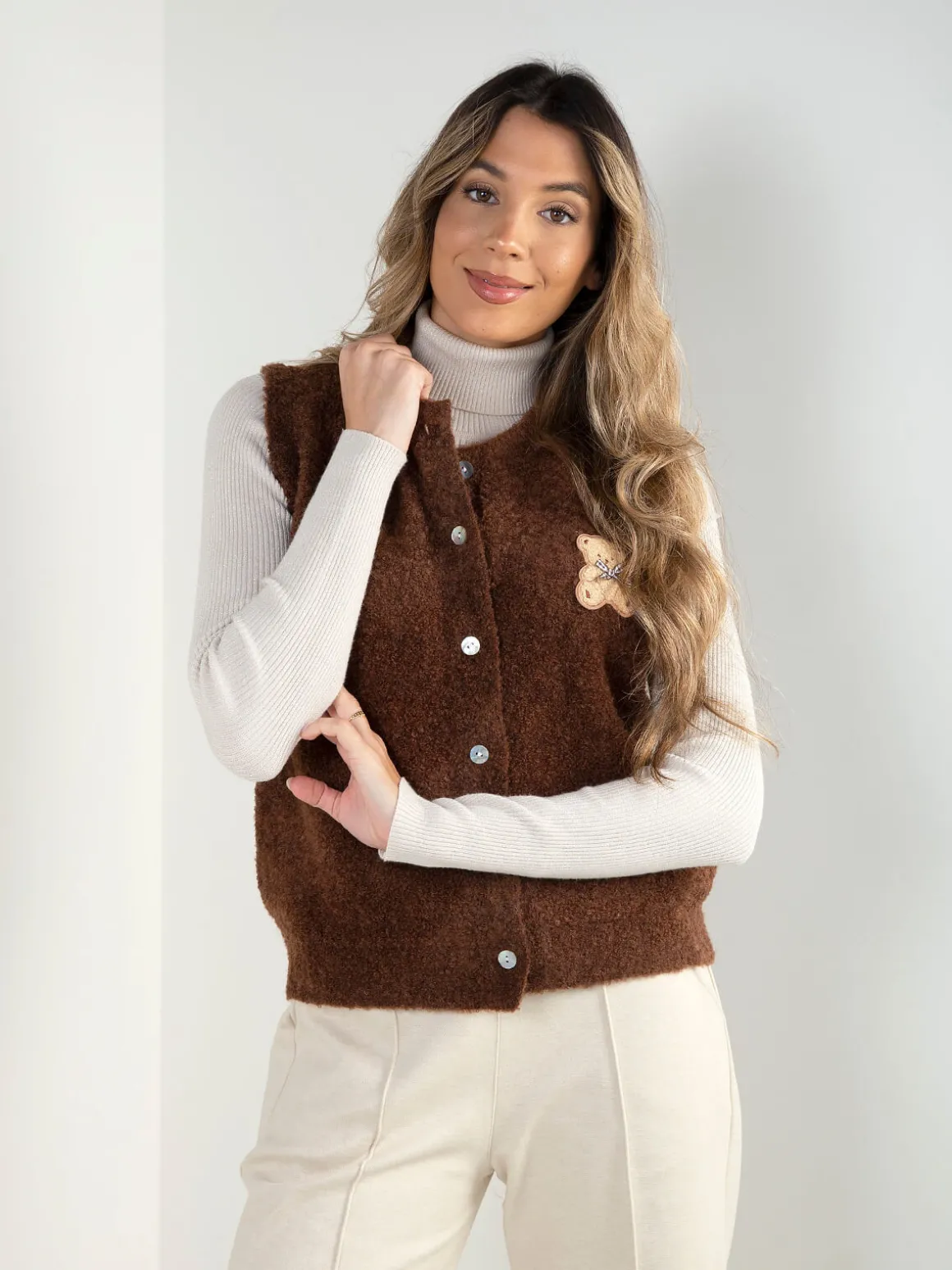 Colete malha com aplicação de urso