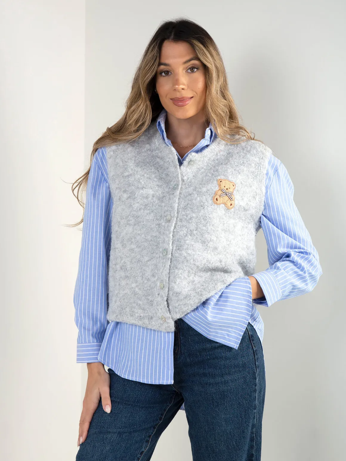 Colete malha com aplicação de urso