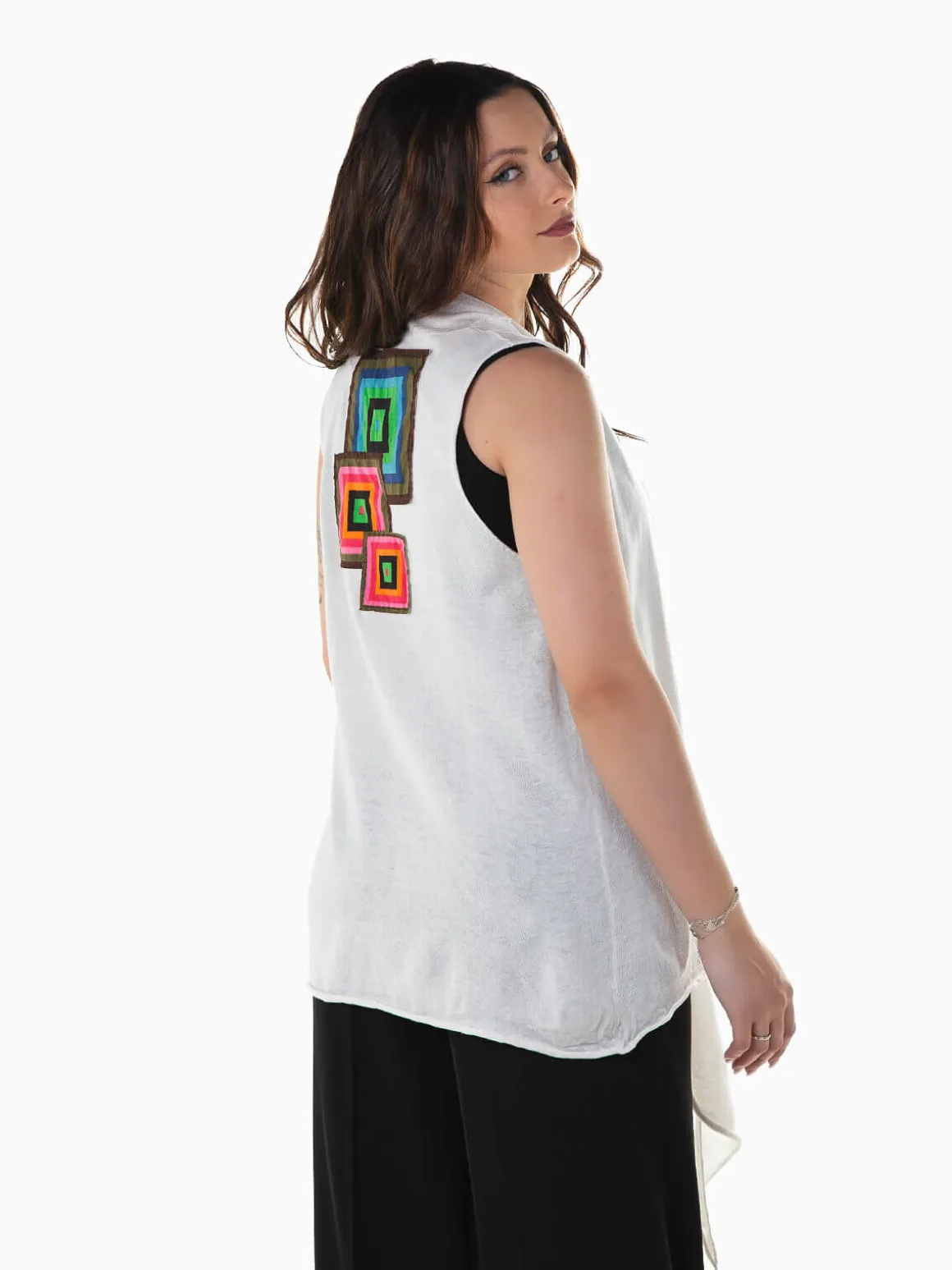 Colete malha com bordados