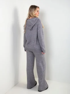 Conjunto de malha com sweatshirt e calças