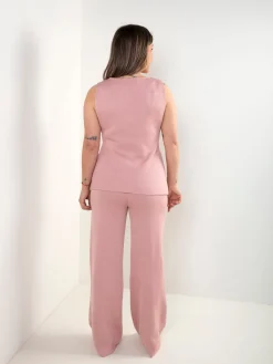 Conjunto em malha com colete e calças