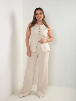 Conjunto em malha com colete e calças