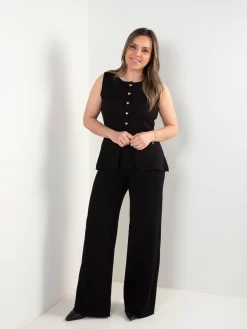 Conjunto em malha com colete e calças