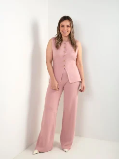 Conjunto em malha com colete e calças