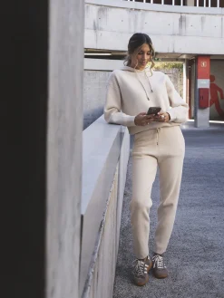 Conjunto malha suave sweatshirt e calças