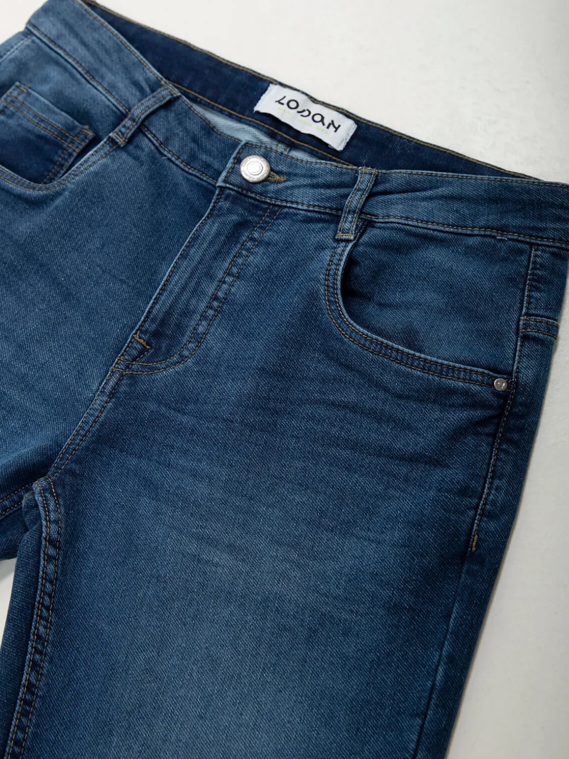 Jeans azul escuro regular fit