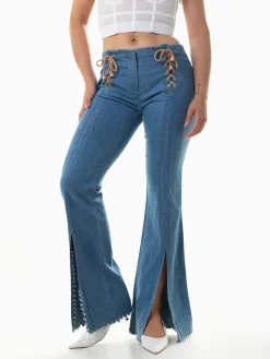 Jeans flare com aberturas