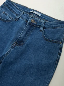 Jeans skinny push-up azul médio