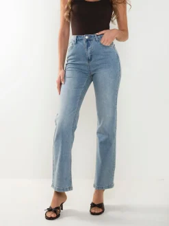 Jeans straight fit com bordado