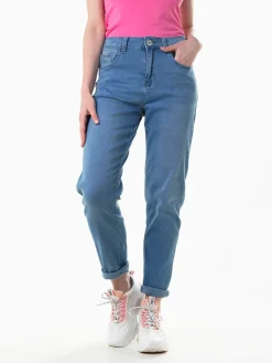 Jeans tapered mom fit azul claro
