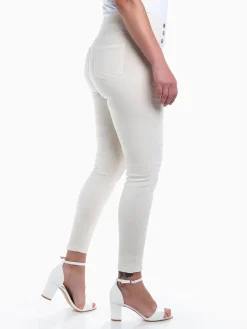 Jeggings elásticas com botões