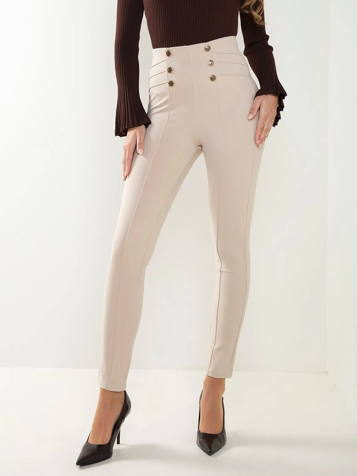 Leggings cintura alta botões dourados