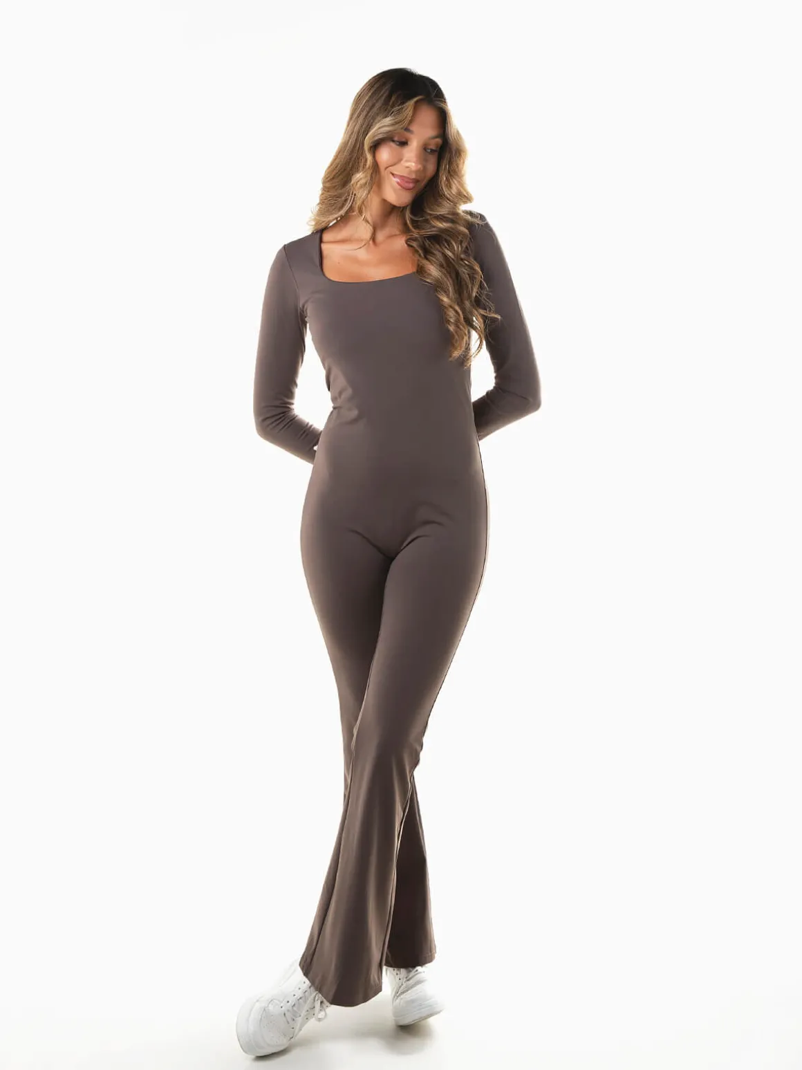 Macacão justo com decote quadrado