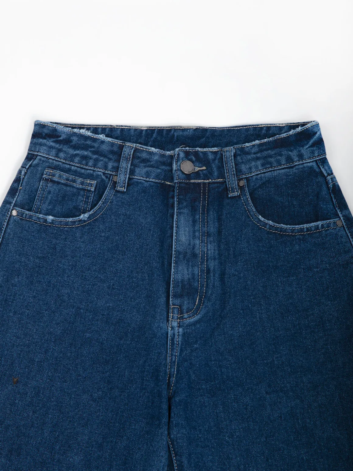 Mom jeans base desfiada