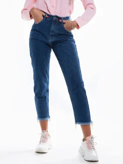 Mom jeans base desfiada