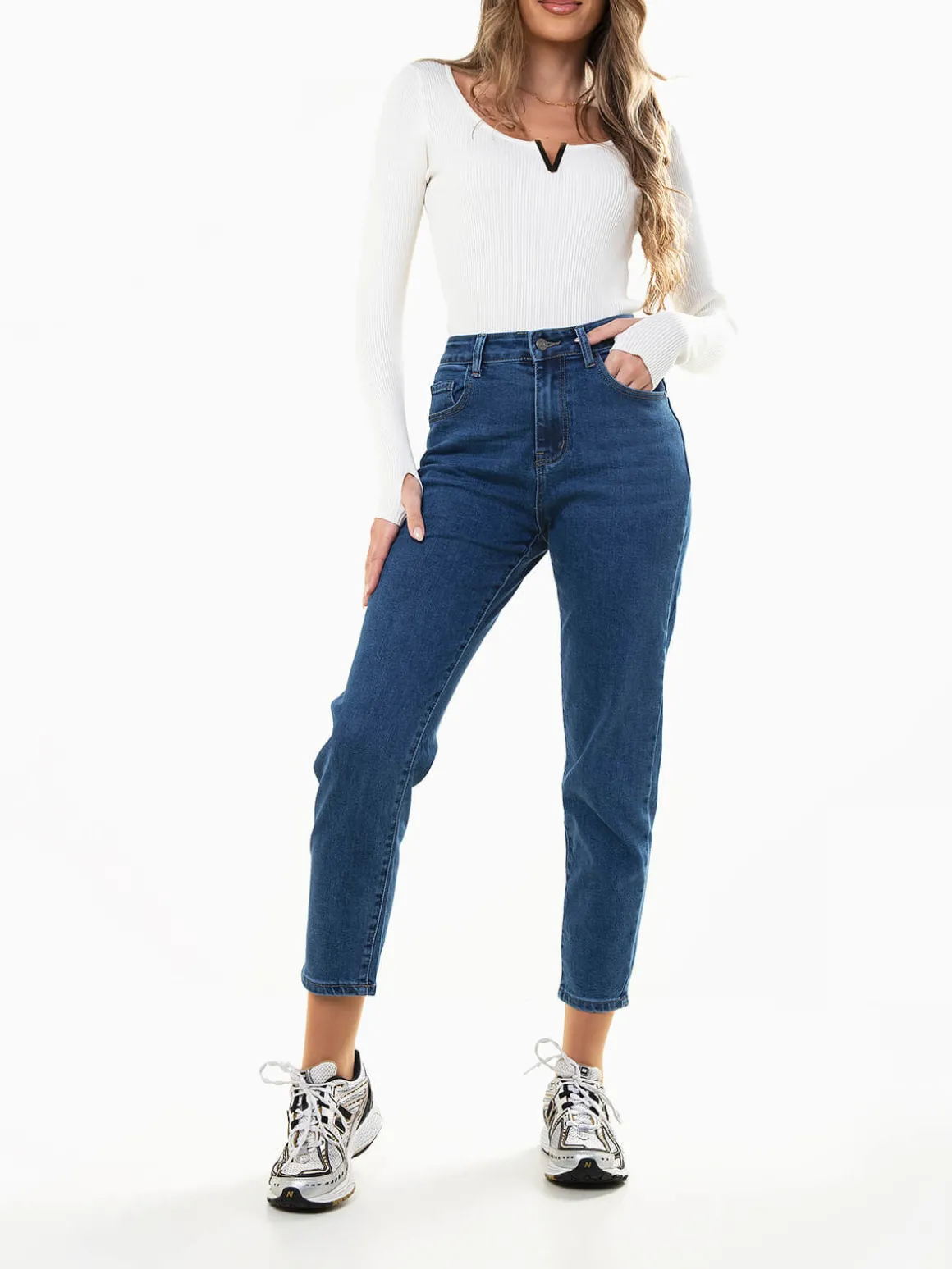 Mom jeans cintura alta efeito push-up