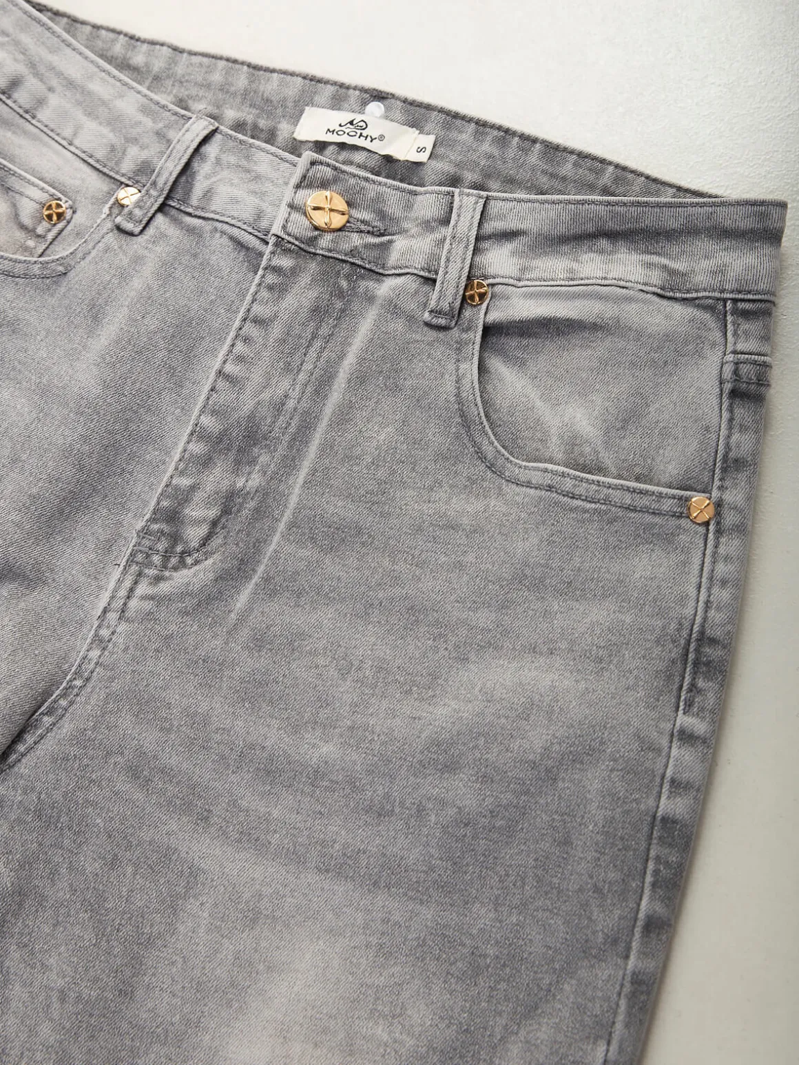 Mom jeans cinza com dobra