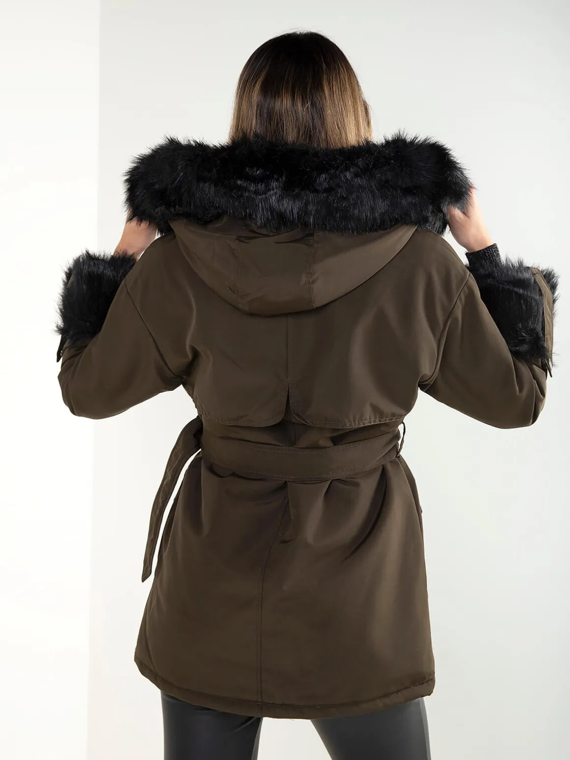 Parka acolchoada com cinto