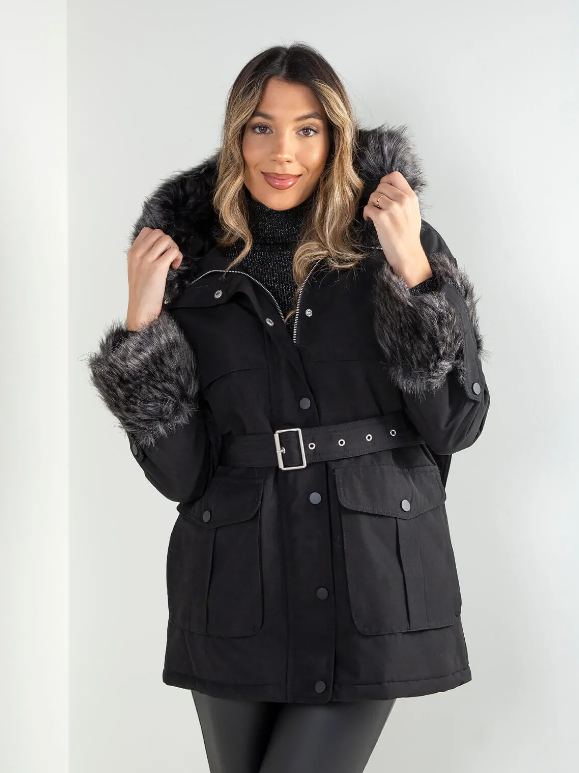 Parka acolchoada com cinto