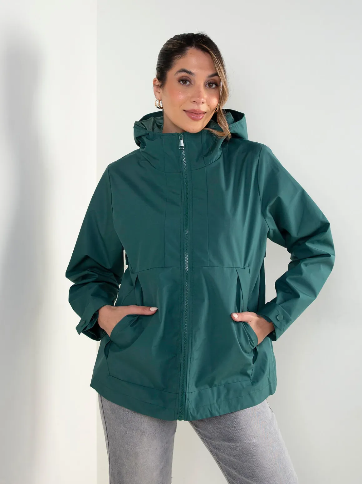 Parka com capuz e elástico