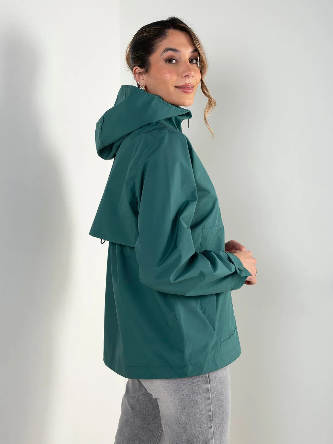 Parka com capuz e elástico