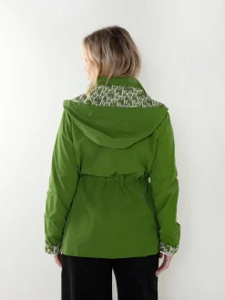 Parka verde com capuz reversível