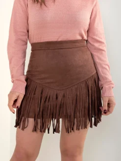 Saia curta castanha efeito camurça com franjas