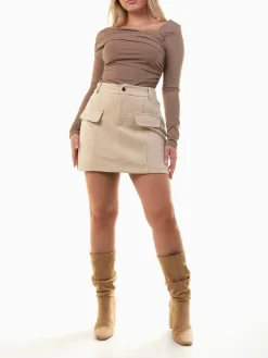 Saia curta com efeito camurça