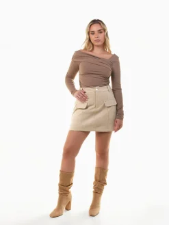 Saia curta com efeito camurça