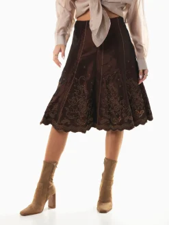 Saia midi acetinada com bordados