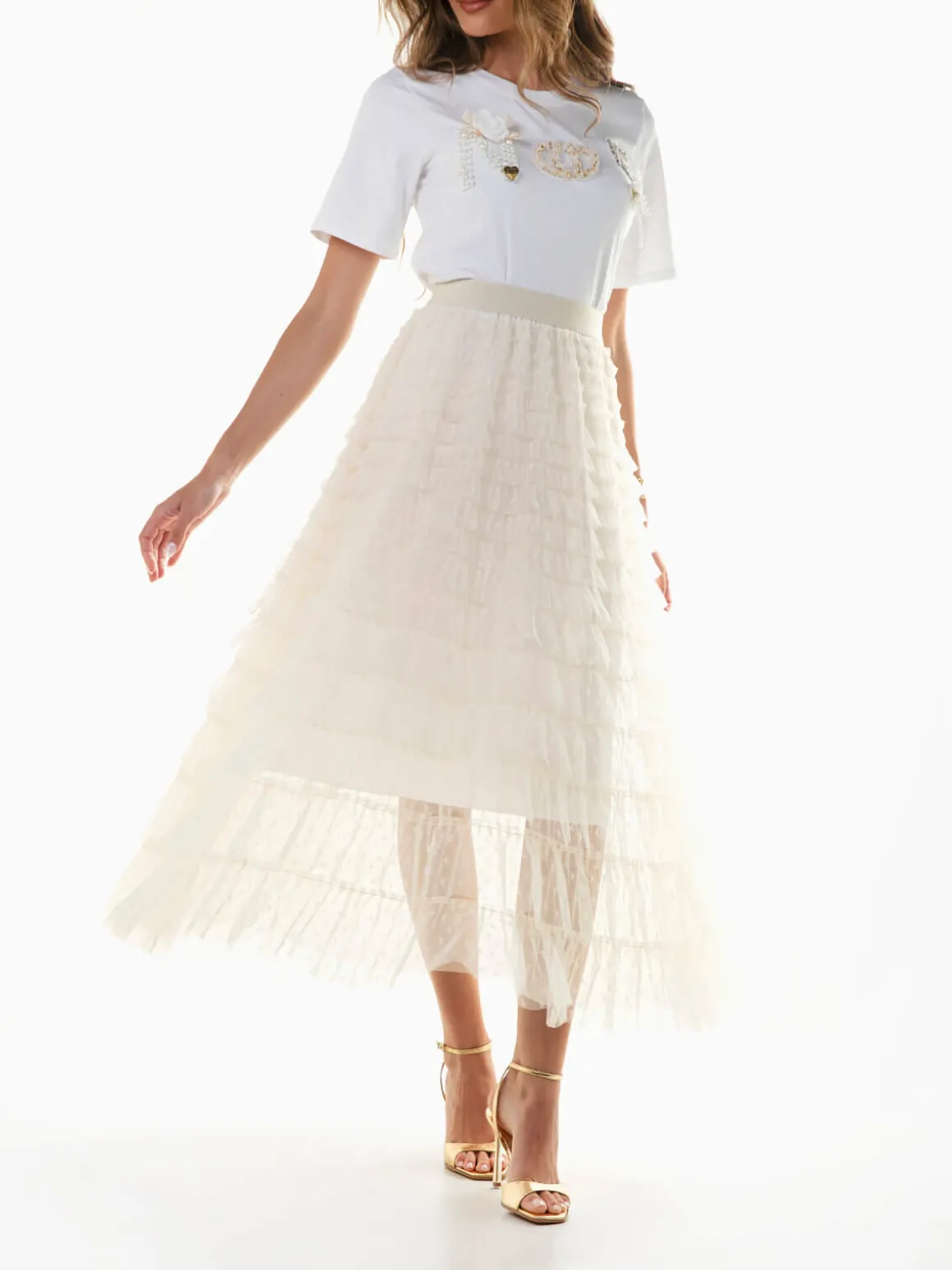 Saia tule comprida com folhos e corações